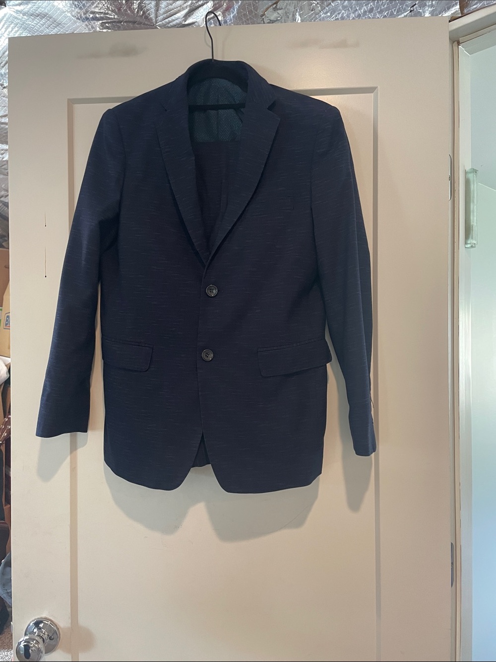 Men's Classic Navy Two-Button Sport Coat Blazer
Has an open hem